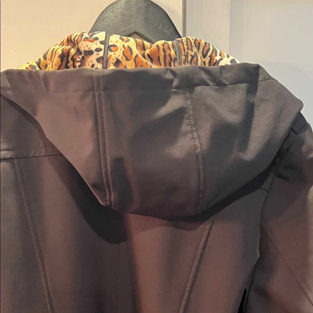 Via Spiga Black Trench Coat with Leopard Print Lining - Picture 3 of 8